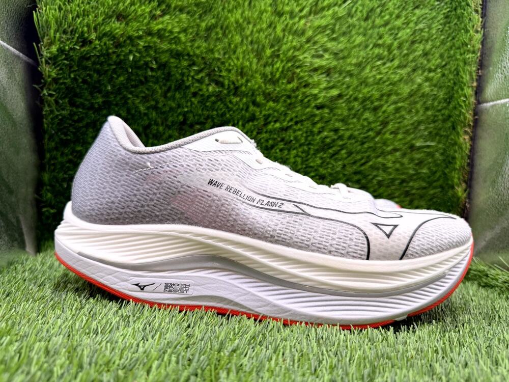 Mizuno Wave Rebellion Flash 2 J1GC243501 Athletic Sneaker Men's 12 White Jogging